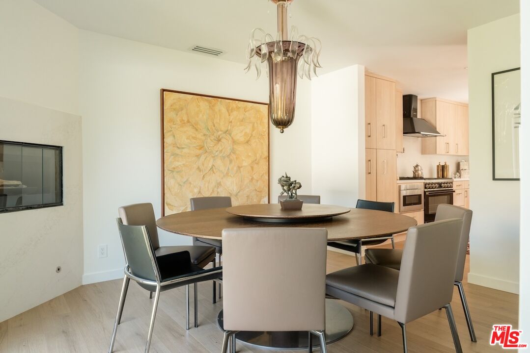 2450 Coldwater Canyon Dr