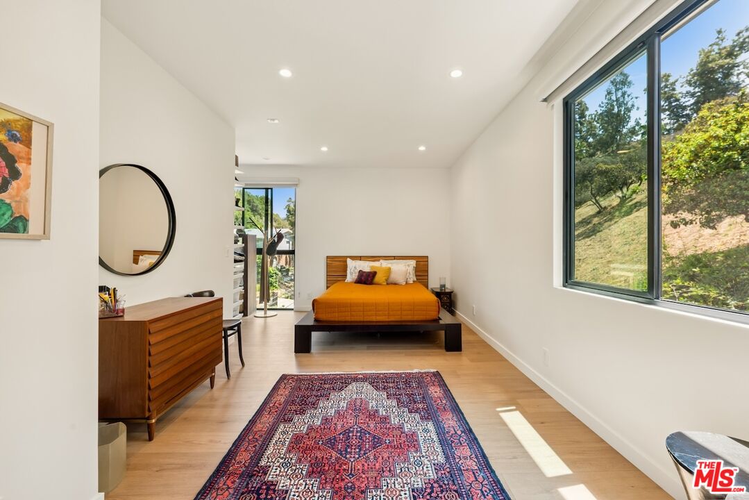 2450 Coldwater Canyon Dr