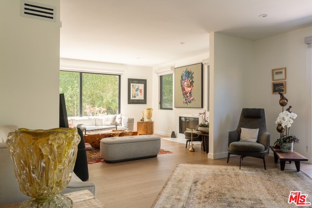 2450 Coldwater Canyon Dr