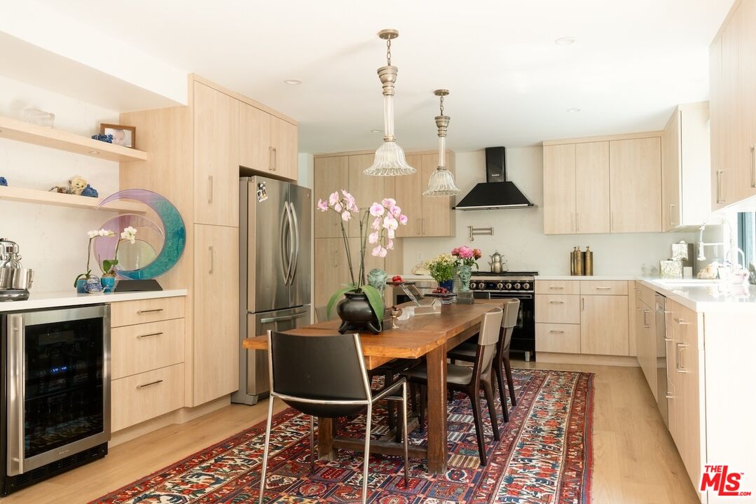 2450 Coldwater Canyon Dr