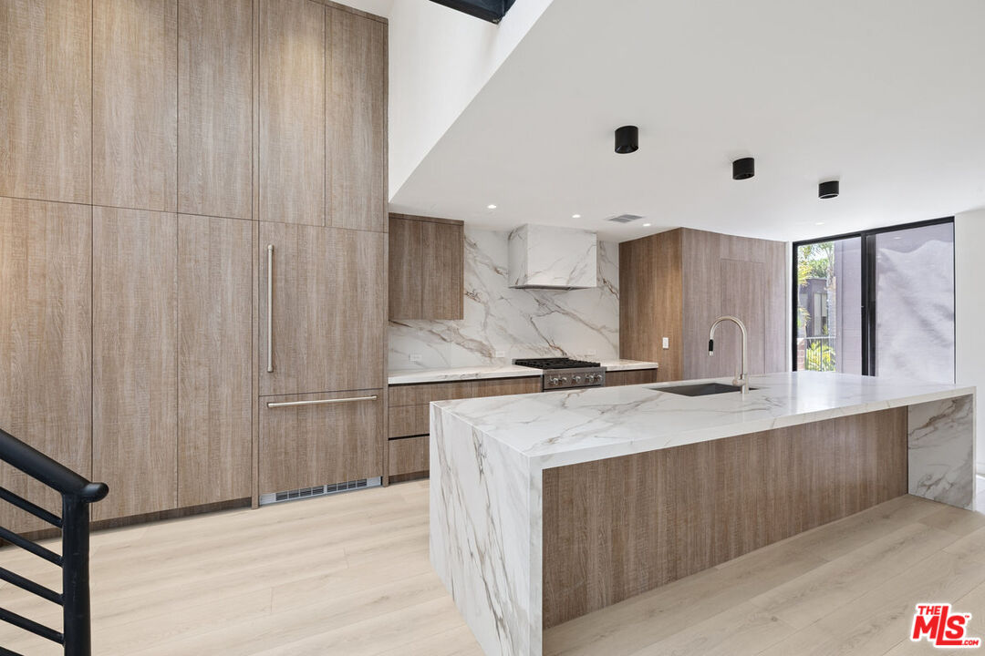 1033 Carol Dr Unit: T4