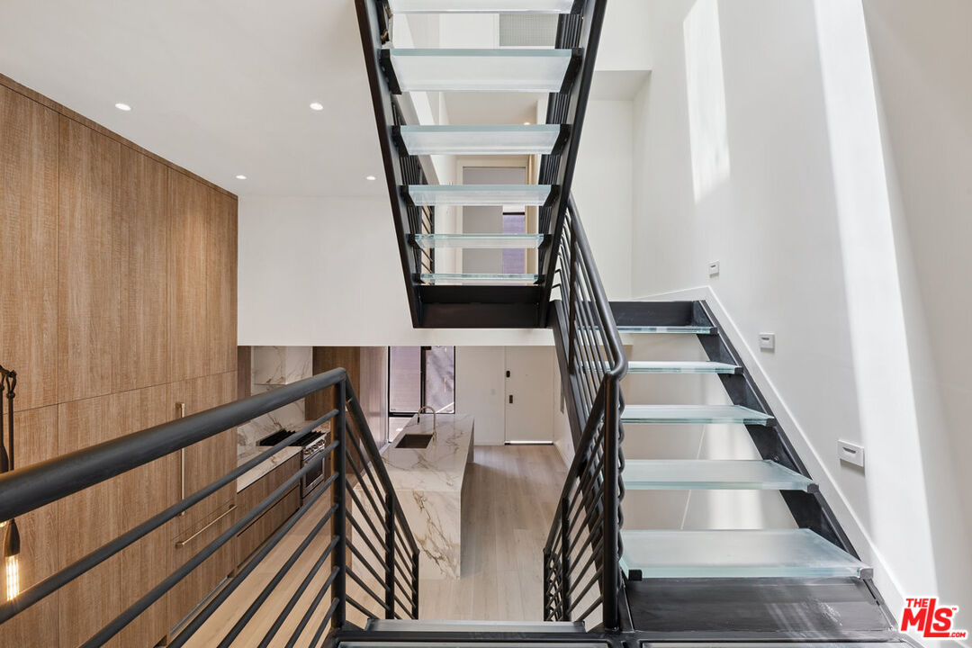 1033 Carol Dr Unit: T4