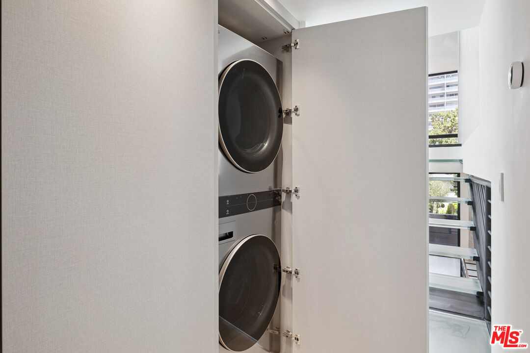 1033 Carol Dr Unit: T4