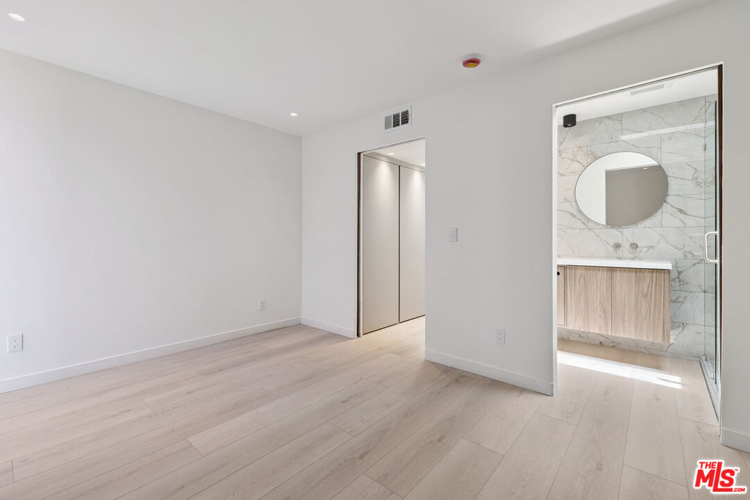 1033 Carol Dr Unit: T4