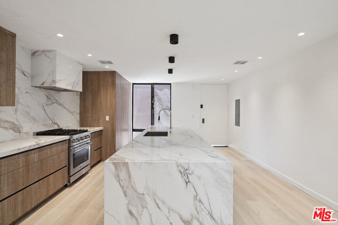 1033 Carol Dr Unit: T4