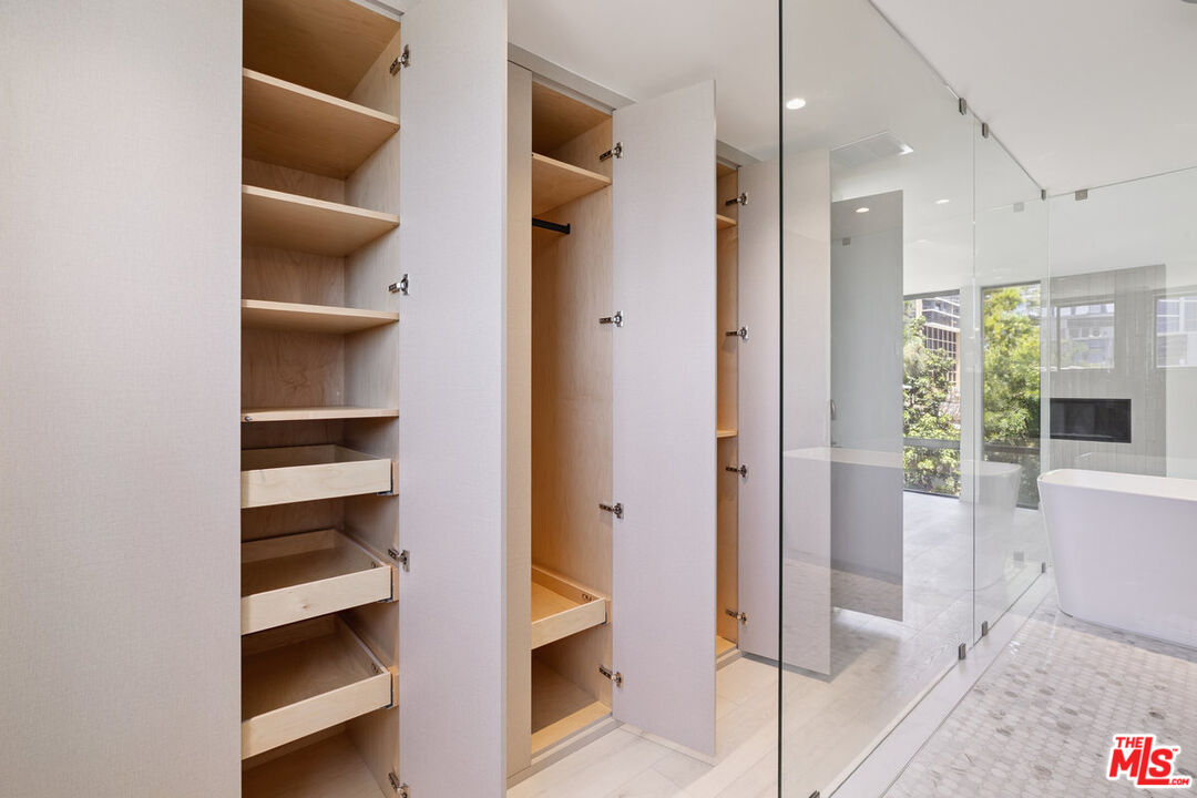 1033 Carol Dr Unit: T4