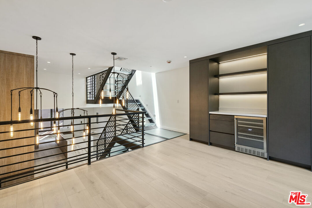 1033 Carol Dr Unit: T4