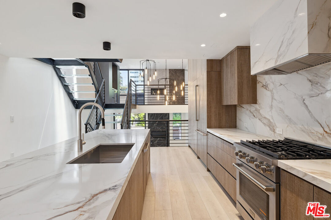 1033 Carol Dr Unit: T4