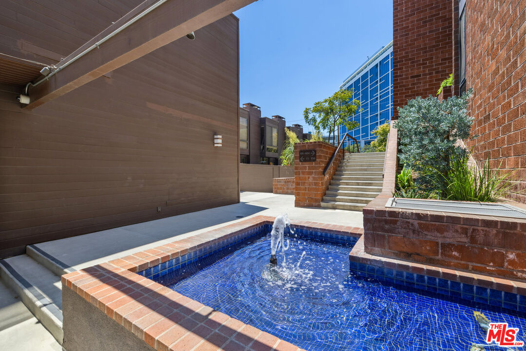 1033 Carol Dr Unit: T4