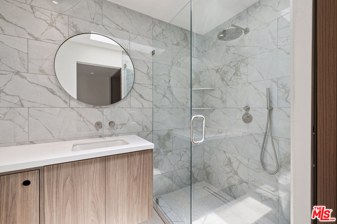 1033 Carol Dr Unit: T4