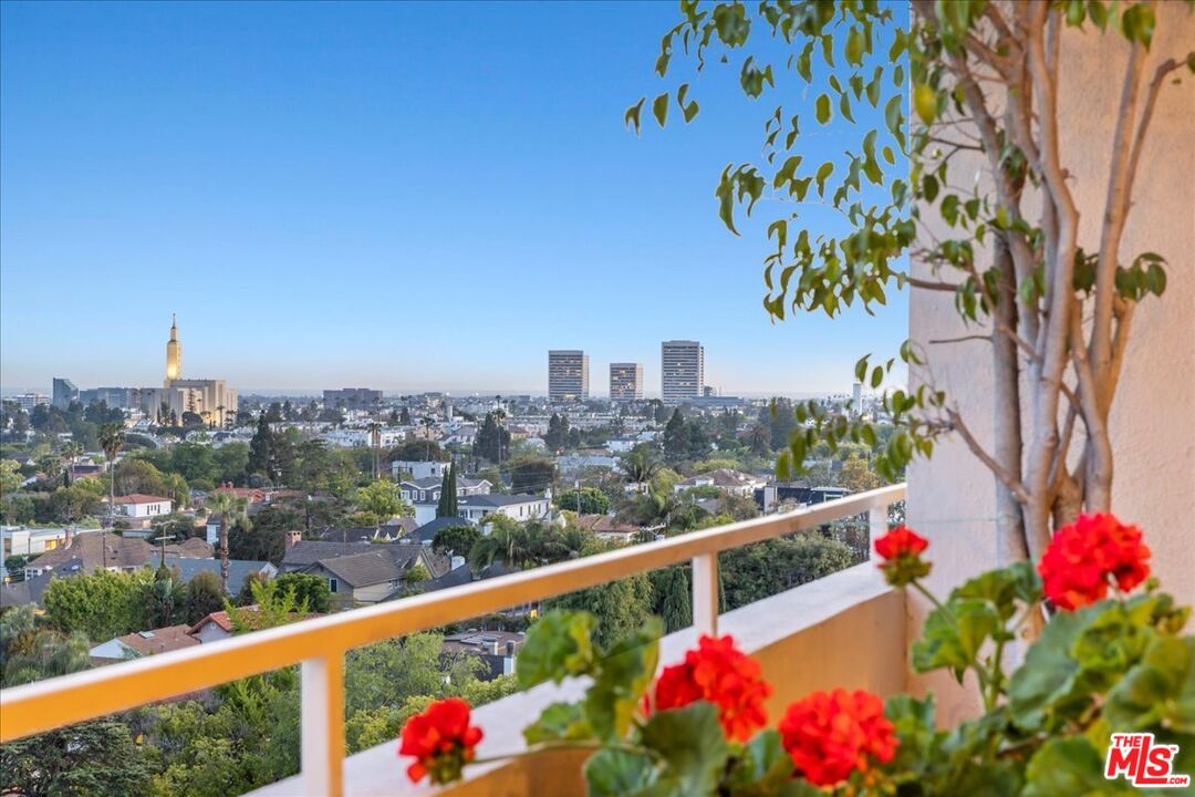 1333 S Beverly Glen Blvd Unit: 904