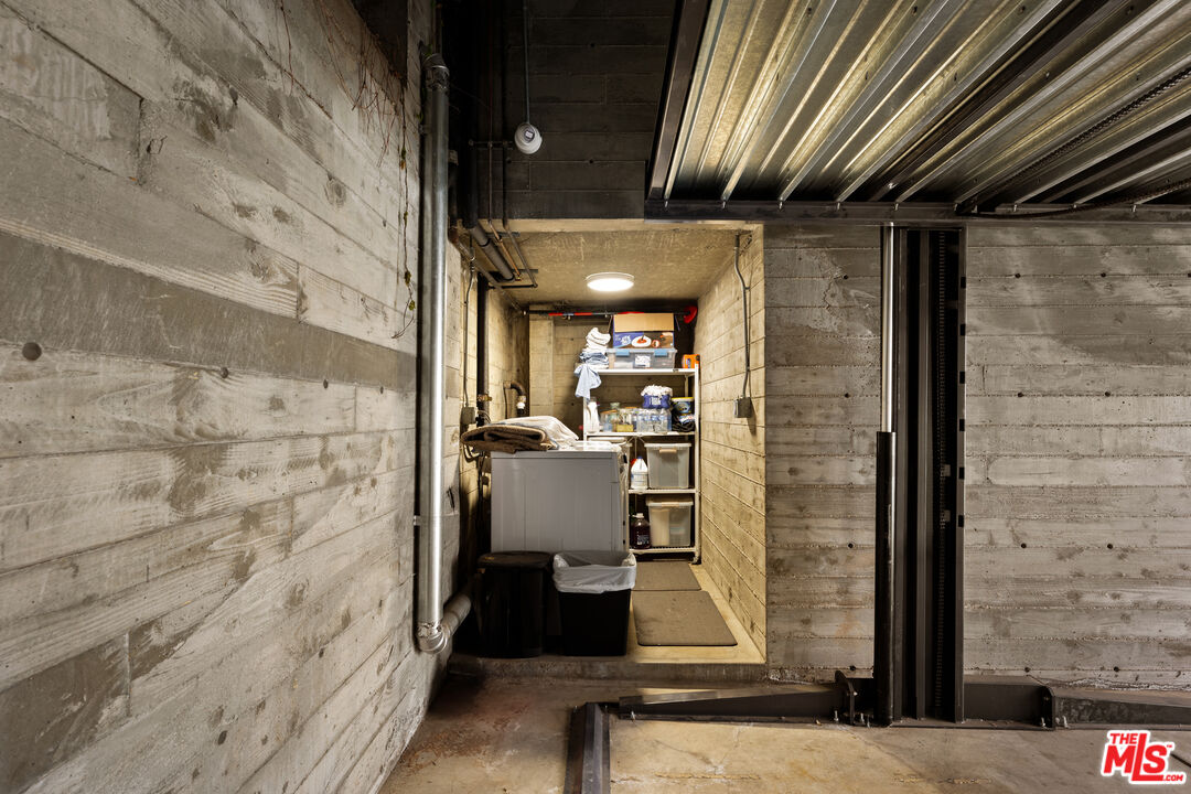 1033 N Vista St Unit: D