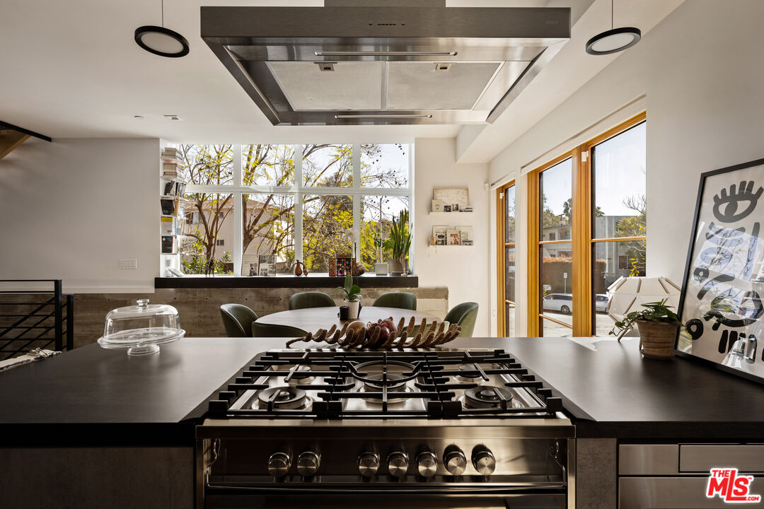 1033 N Vista St Unit: D