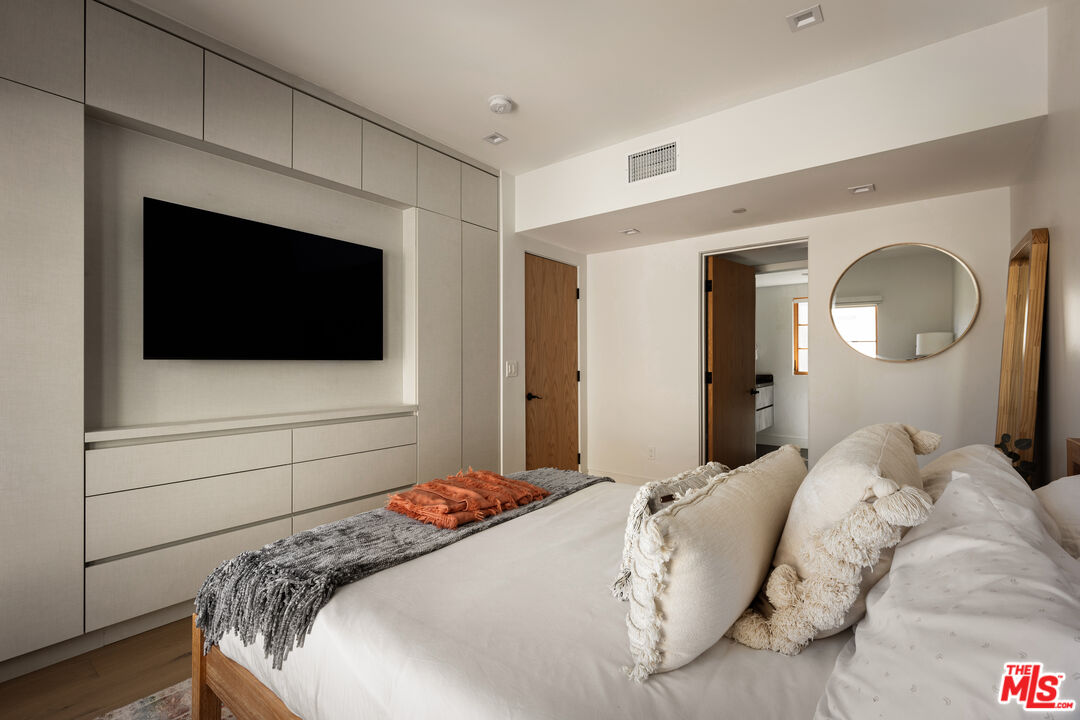 1033 N Vista St Unit: D