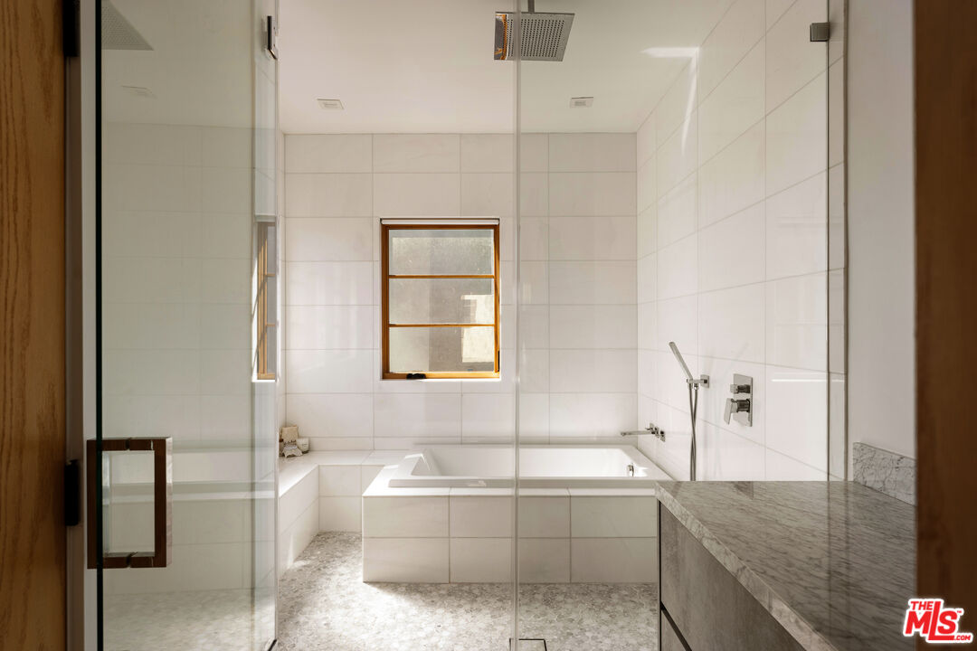 1033 N Vista St Unit: D