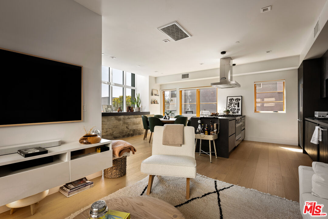 1033 N Vista St Unit: D