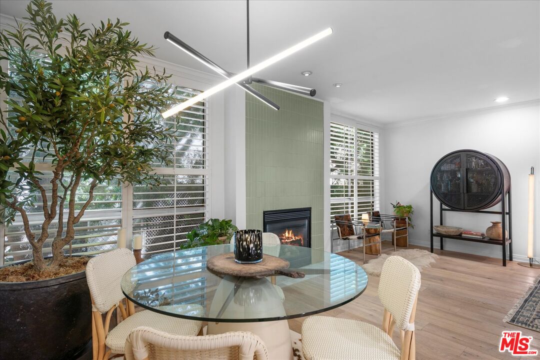 927 N Kings Rd Unit: 113