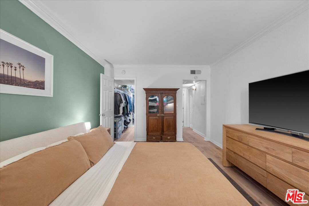 927 N Kings Rd Unit: 113