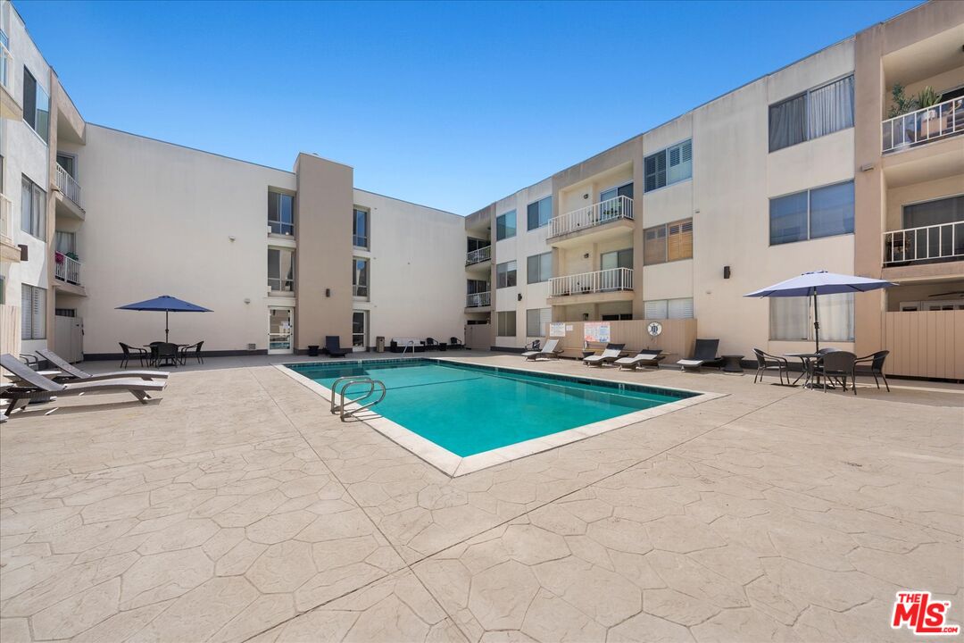 927 N Kings Rd Unit: 113