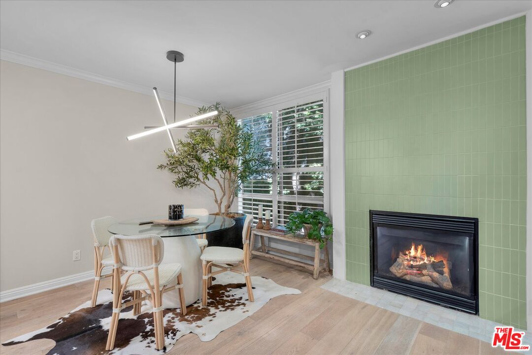 927 N Kings Rd Unit: 113