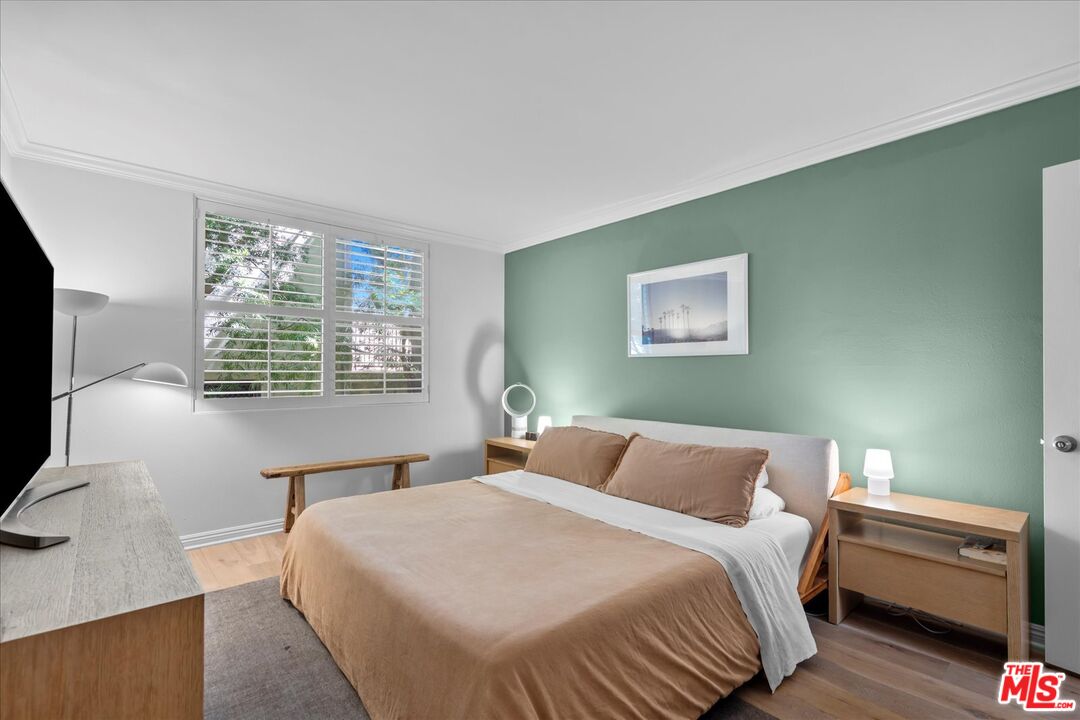 927 N Kings Rd Unit: 113