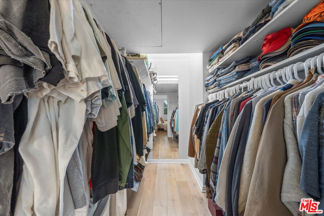 927 N Kings Rd Unit: 113