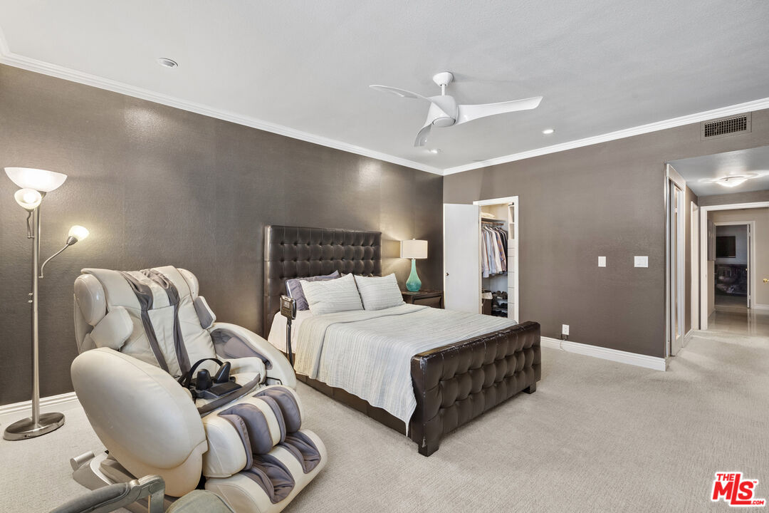 8455 Fountain Ave Unit: 419