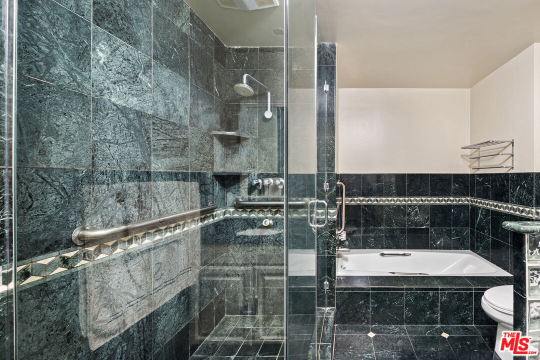 8455 Fountain Ave Unit: 419