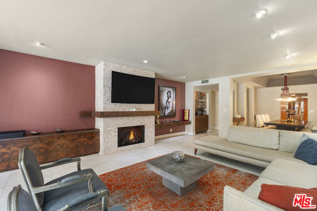 8455 Fountain Ave Unit: 419