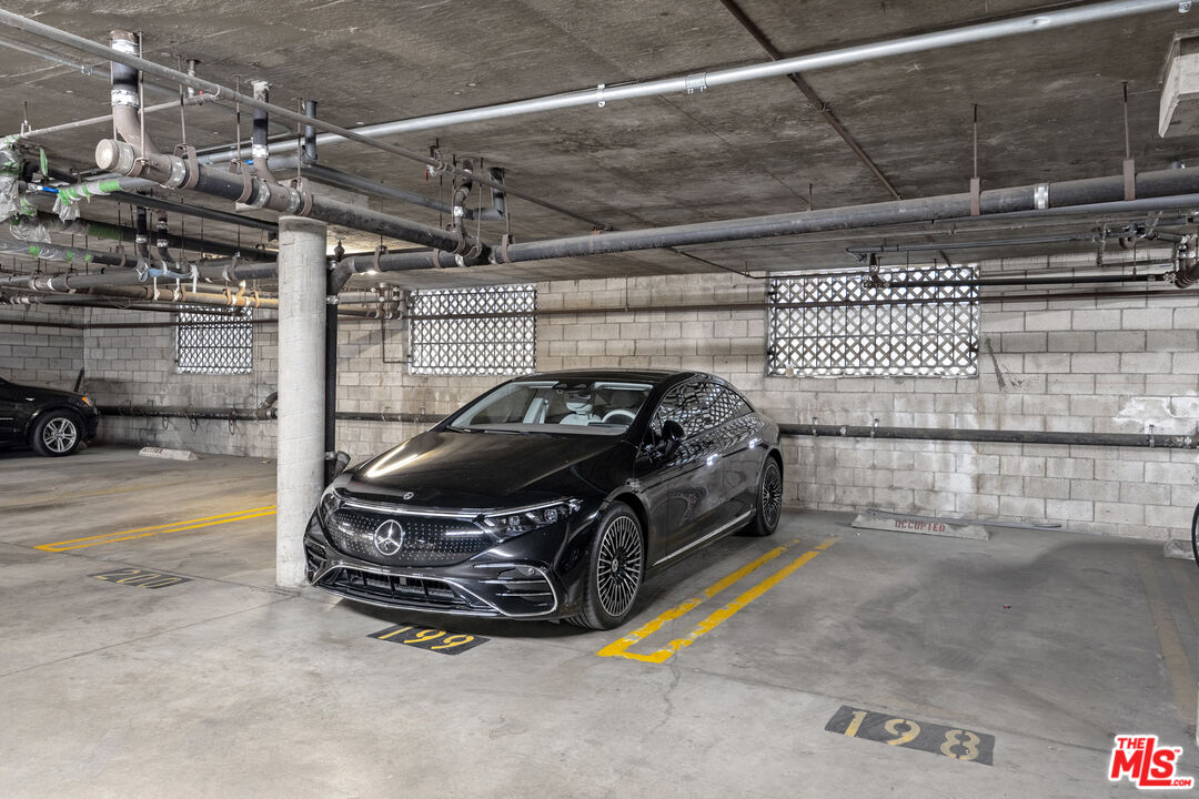 8455 Fountain Ave Unit: 419