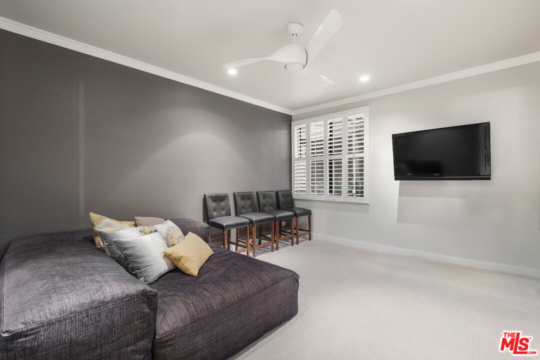 8455 Fountain Ave Unit: 419