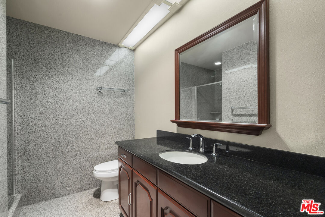 8455 Fountain Ave Unit: 419