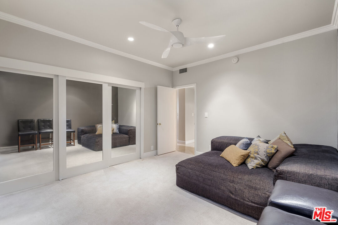 8455 Fountain Ave Unit: 419