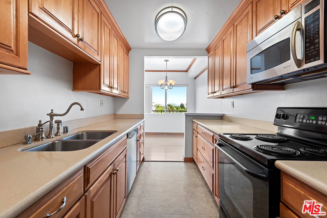 1115 S Elm Dr Unit: 412