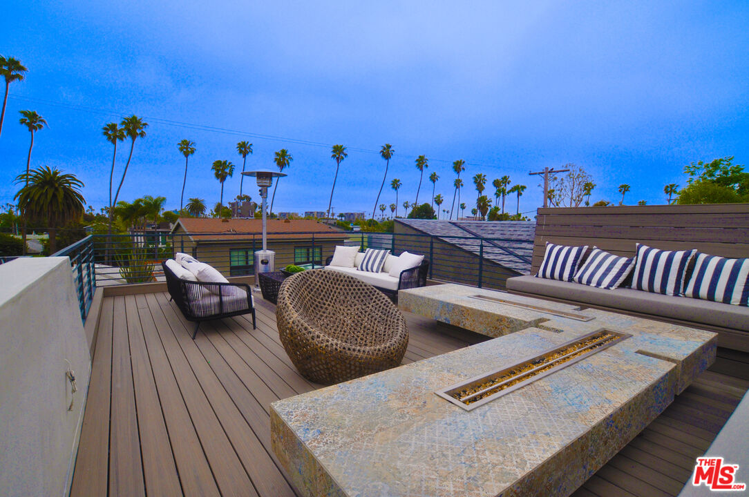 838 California Ave