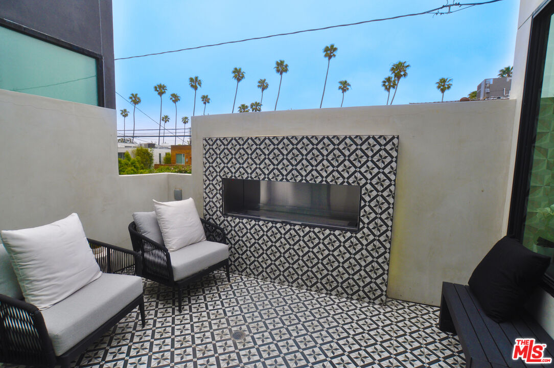 838 California Ave