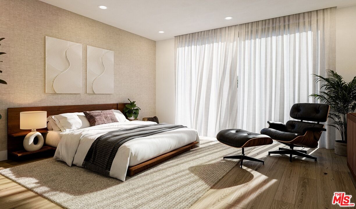 725 N Croft Ave Unit: 109