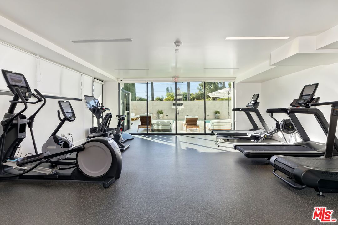 818 N Doheny Dr Unit: 203