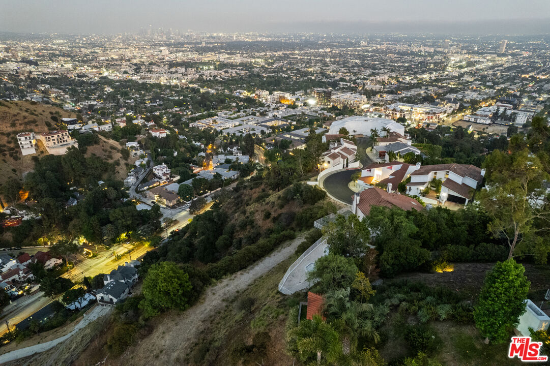 1842 N Crescent Heights Blvd