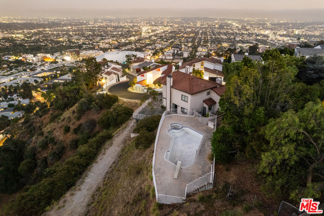 1842 N Crescent Heights Blvd