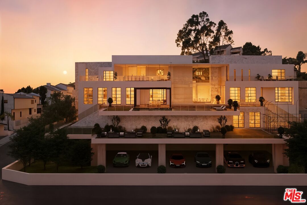 1842 N Crescent Heights Blvd