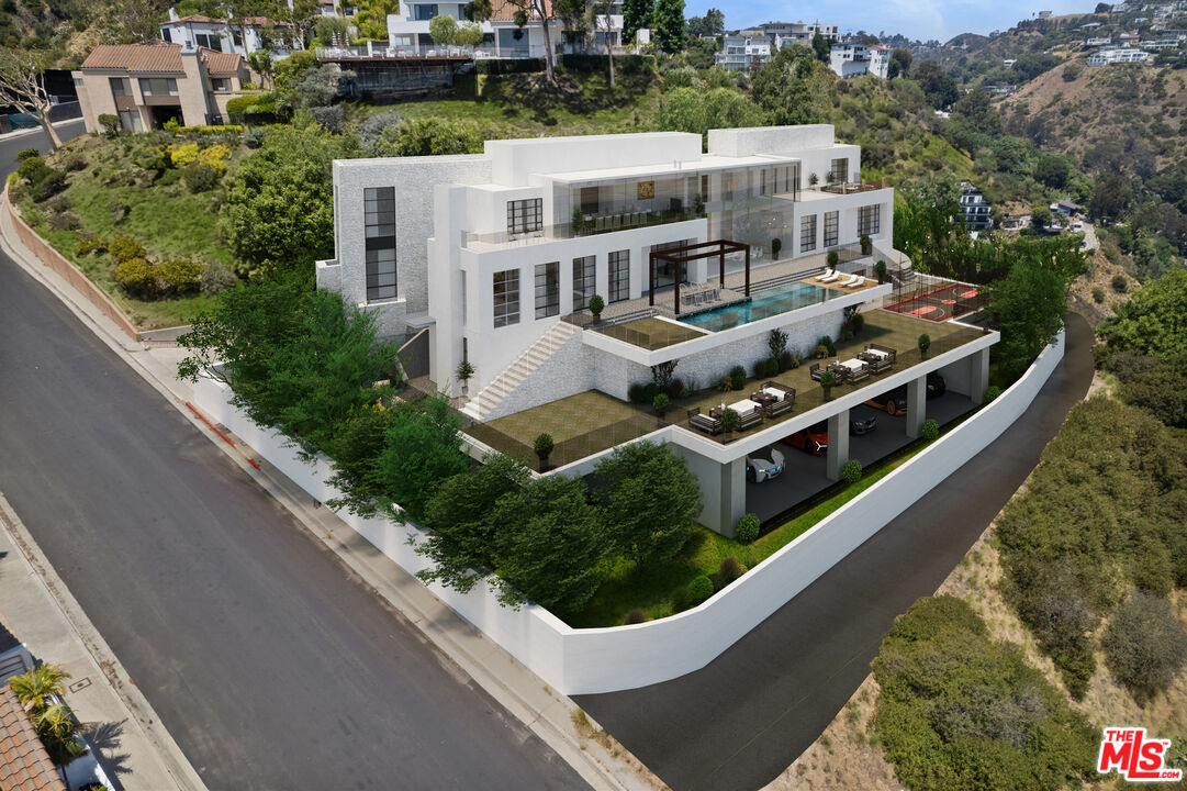 1842 N Crescent Heights Blvd