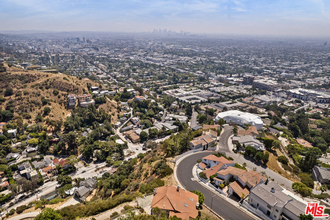 1842 N Crescent Heights Blvd