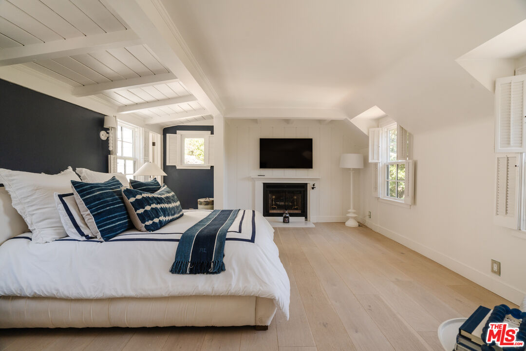 3100 Coldwater Canyon Ave