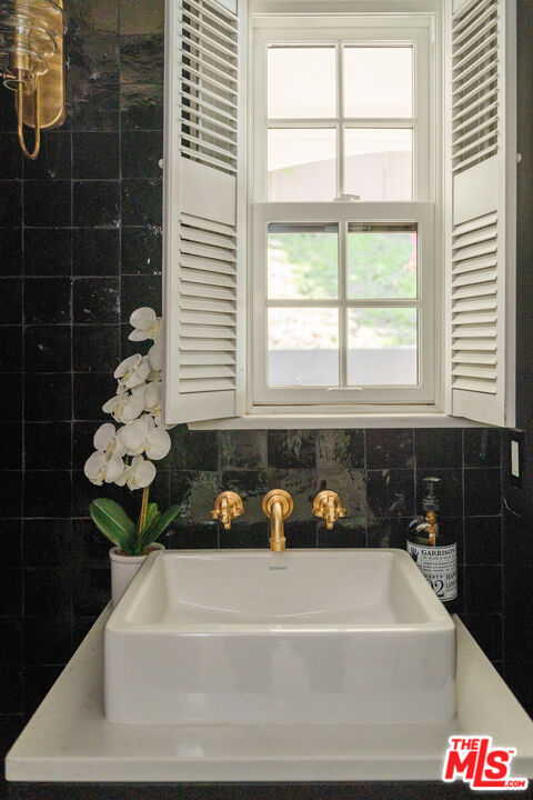 3100 Coldwater Canyon Ave