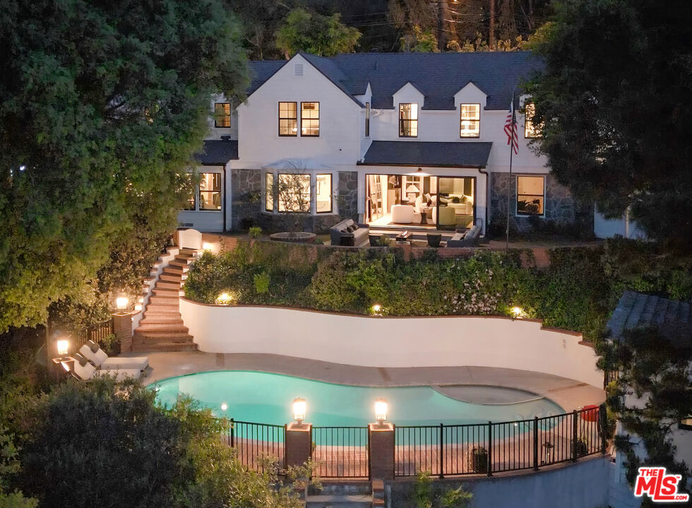 3100 Coldwater Canyon Ave