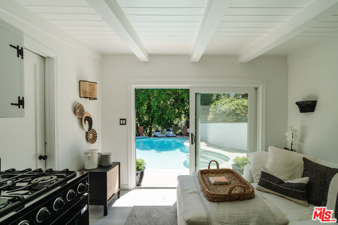 3100 Coldwater Canyon Ave