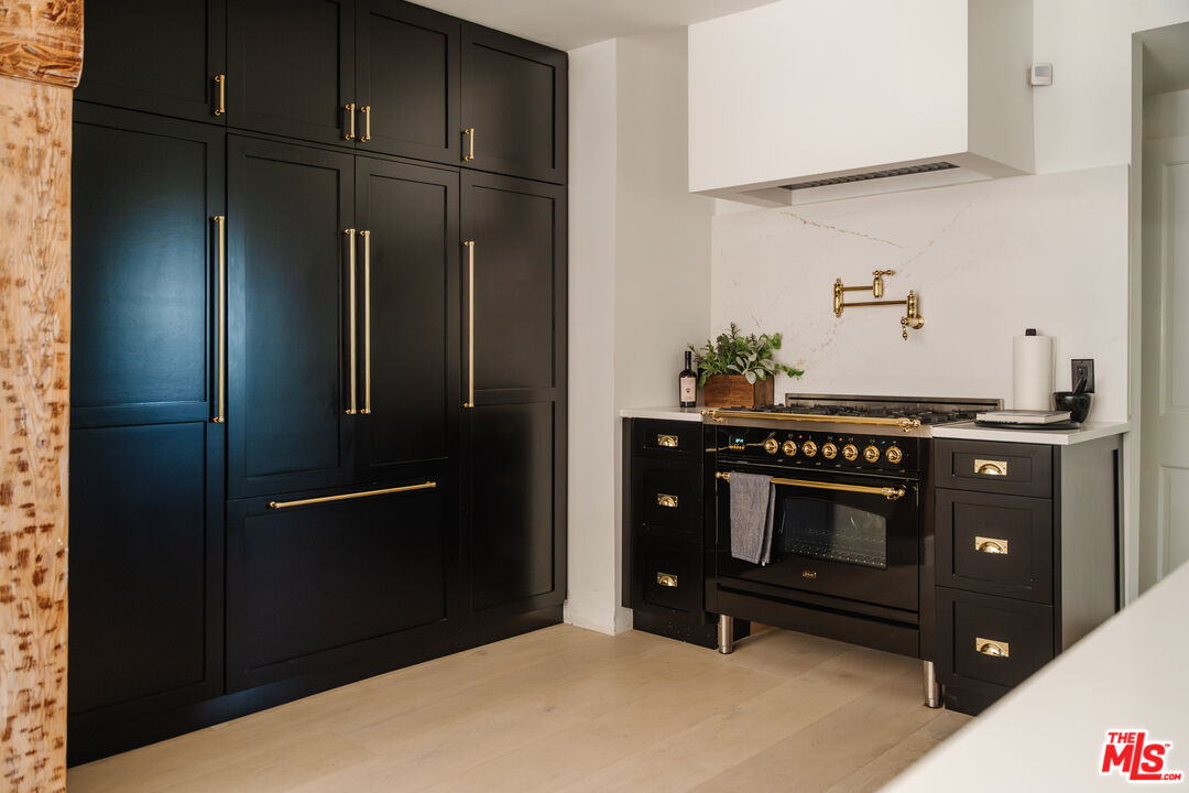 3100 Coldwater Canyon Ave