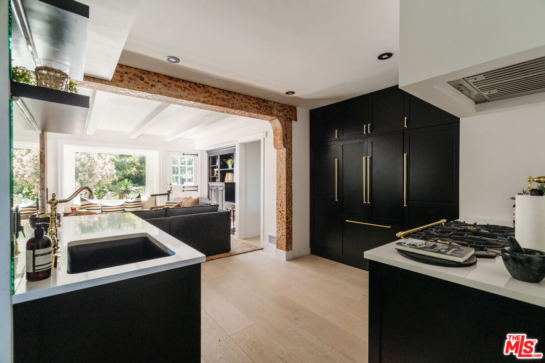 3100 Coldwater Canyon Ave