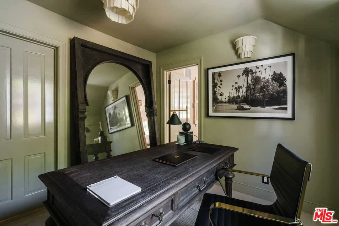 3100 Coldwater Canyon Ave